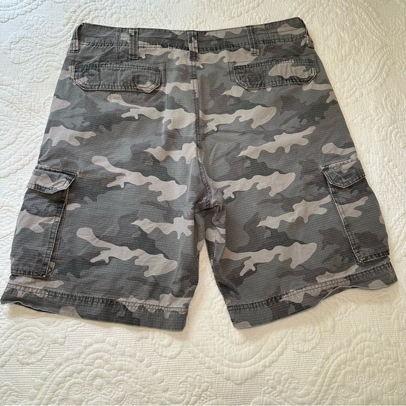 Wrangler Men’s Genuine Camo Cargo Shorts. Size 36. - Picture 6 of 7